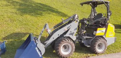 Hoflader GIANT G2000HD