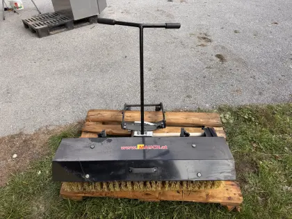 Anbau-Kehrmaschine für Rasentraktor (100 cm), Top Zustand!