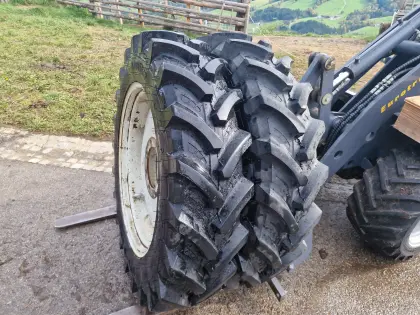 Kompletträder mit dazu passenden Zwillingsrädern