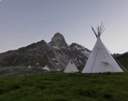 2 Pfadfinder-Zelte (2 bis 6 Pers.), Tipi, Planen