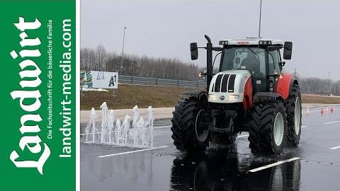ÖAMTC Traktor Fahrsicherheitstraining