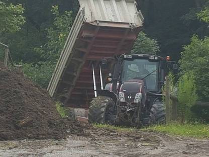 Bild 2:Professionelles Erdbau Baggerunternehmen