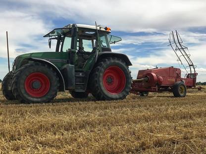 Bild 2:HD Ballen pressen