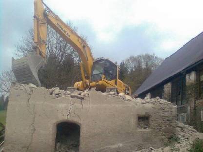 Bild 3:Forstwegebau,Abbrucharbeiten ,Rodungen