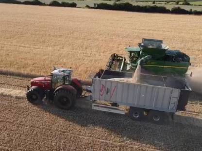 Bild 2:Transporte mit Fliegl Abschiebewagen