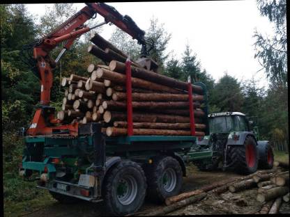 Bild 2:Transporte mit Hakenlift