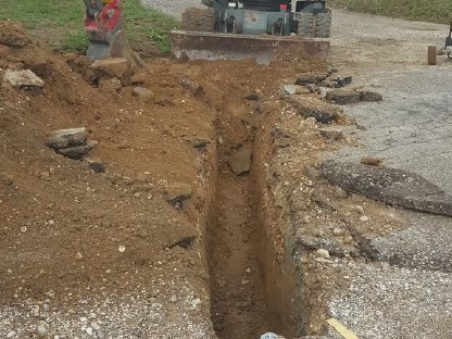 Bild 9:Maschinelle Bodenbearbeitung & Lohnarbeit