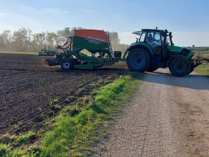 Bild 2:Lohnanbau Drillsaat RTK