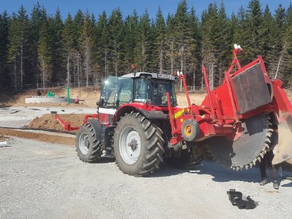 Bild 2:Verlegearbeiten Glasfaserkabel, Stromleitungen, etc...