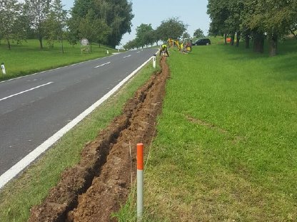 Bild 8:Verlegearbeiten Glasfaserkabel, Stromleitungen, etc...