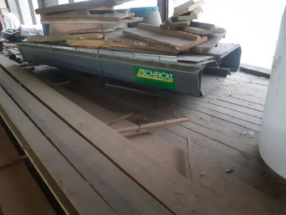 Boden Futterraufe