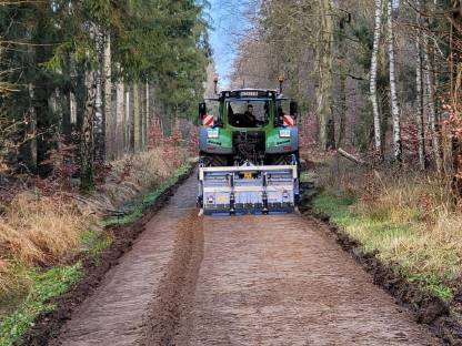 Bild 8:Land-und Forstwirtschaftlicher Wegebau