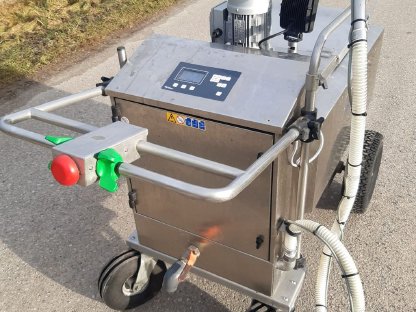 Bild 3:DeLaval MilchMobil 250 mit Antrieb