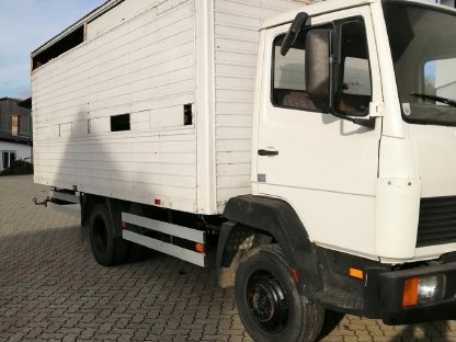 Bild 2:LKW Mercedes 914, 140 PS, mit Viehaufbau