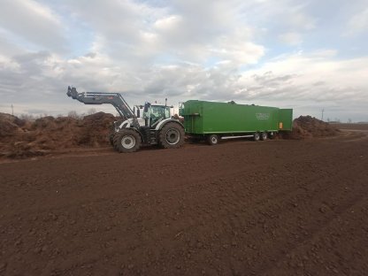 Bild 4:Transport von Mist, Kompost, Hackschnitzel, inkl. Beladung