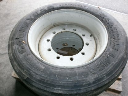 Räder 295/80 R 22,5