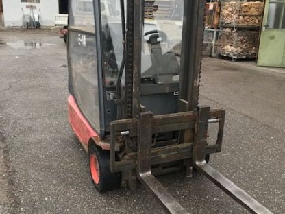 Bild 8:Linde Gabelstapler E16-C und E14