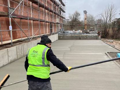 Bild 9:Industrieboden, Betonboden, Betonieren, Flügelglätten, Beton