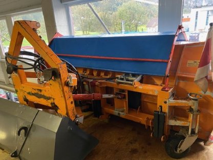 Bild 3:Kahlbacher Schneepflug DS280 und Kronberger SL3