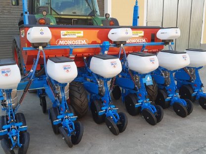 Bild 4:Lohnarbeit Maisanbau