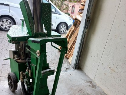Holzspaltmaschine