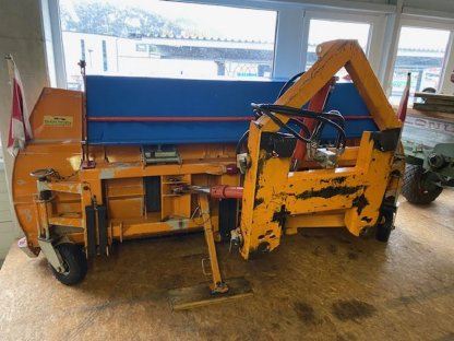 Bild 4:Kahlbacher Schneepflug DS280 und Kronberger SL3