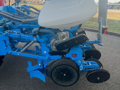 Bild 3:Lohnanbau Einzelkornsaat mit RTK