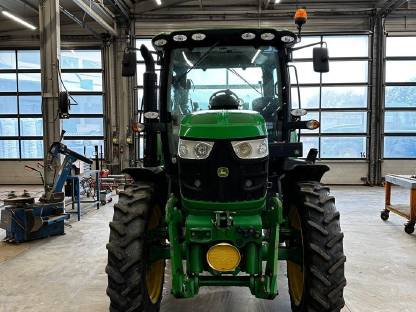 John Deere 6105R