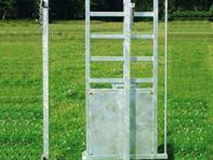 Bild 4:Texas Trading Headgate und Patura Schiebetür neu