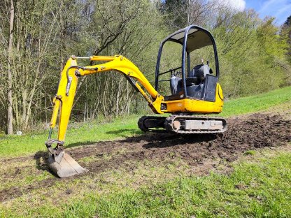 Minibagger JCB 8018, verstellbares Fahrwerk mit Hammer