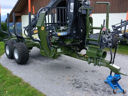 Farma T9F 4WD mit C7,2m Kran