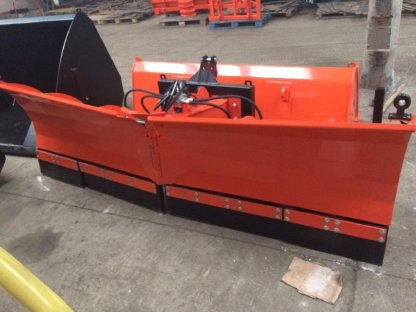 Bild 8:Schneepflug V-Typ Breite 2,40 m für Traktor