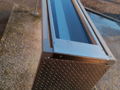 Bild 2:Edelstahl Tränkebecken