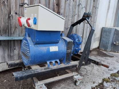 Bild 2:Zapfwellengenerator Notstromaggregat Moll Motor