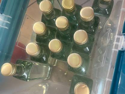 Bild 2:Verschiedene Schnäpse selbstgebrannt