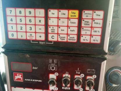 Bild 2:Amazone Feldspritze 15 m