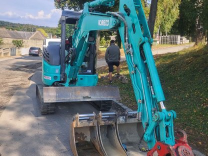 Erdbau Sziesz Kobelco SK 35