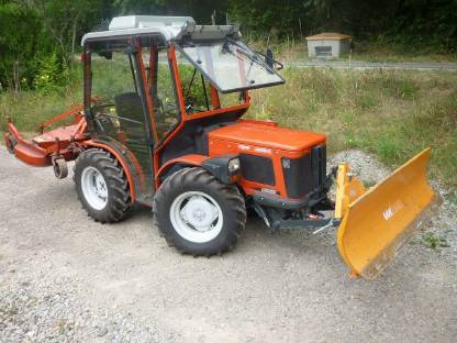 Carraro Tigre HST III - Wendesitztraktor, Schneepflug, Allrad