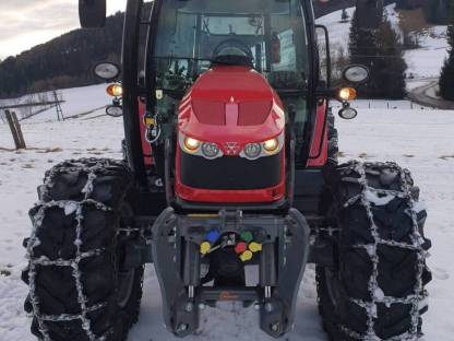 Massey Ferguson 5609