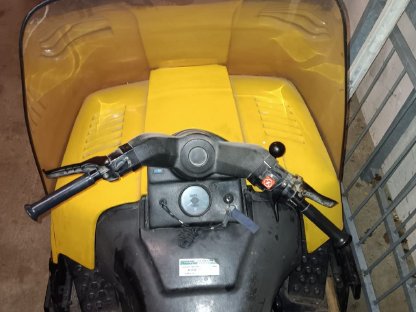 Bild 2:Skidoo und Spurgerät für Loipe