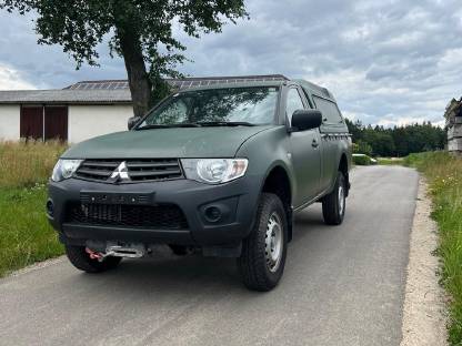 Mitsubishi L200 - Jägergrün foliert, Seilwinde uvm.