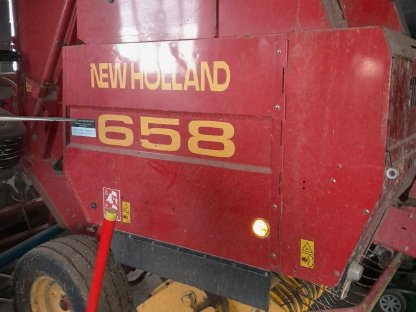 Verkaufe New Holland Rundballenpresse 658