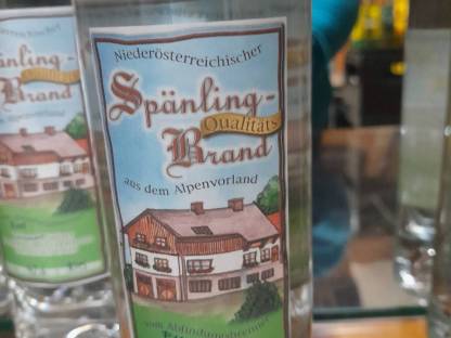 Bild 4:Liköre, Edelbrände, Frizzante, Honig, Most, naturtrübe Säfte