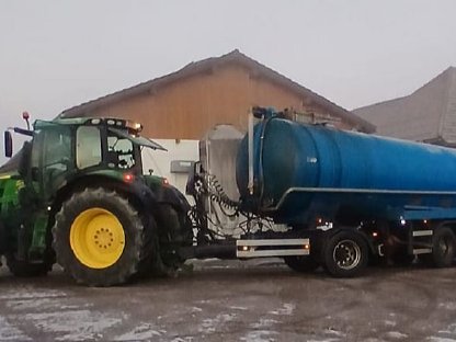 Bild 2:Gülletransport