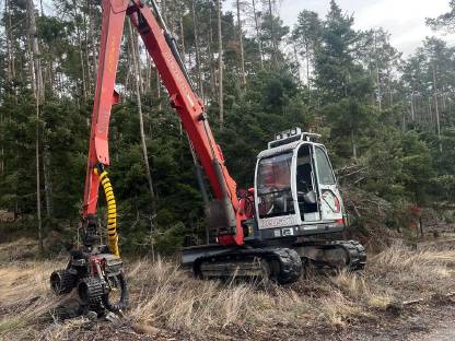 Neuson 8002 HV Harvester