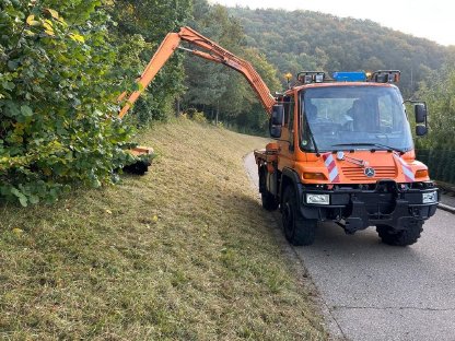 Unimog U400 6 Zylinder mit Gilbers Böschungsmäher