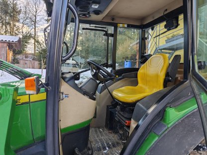 Bild 3:John Deere 4049M Kommunaltraktor