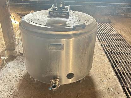 Alfa Laval Milchtank (330 l) inkl. Rührwerk