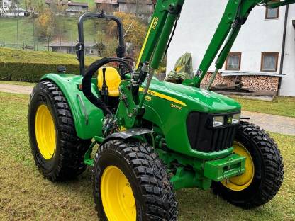 John Deere 5075 E