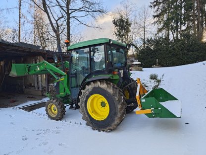 John Deere 4049M